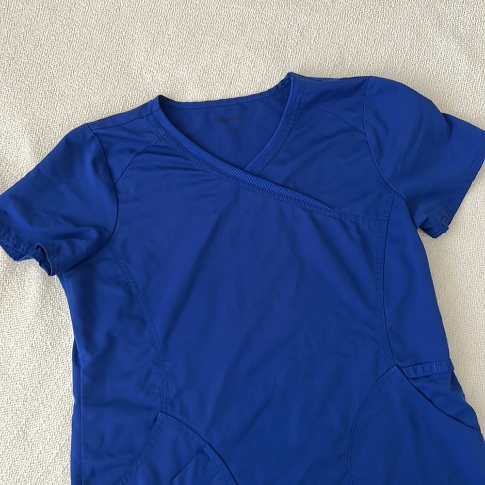 Scrub top